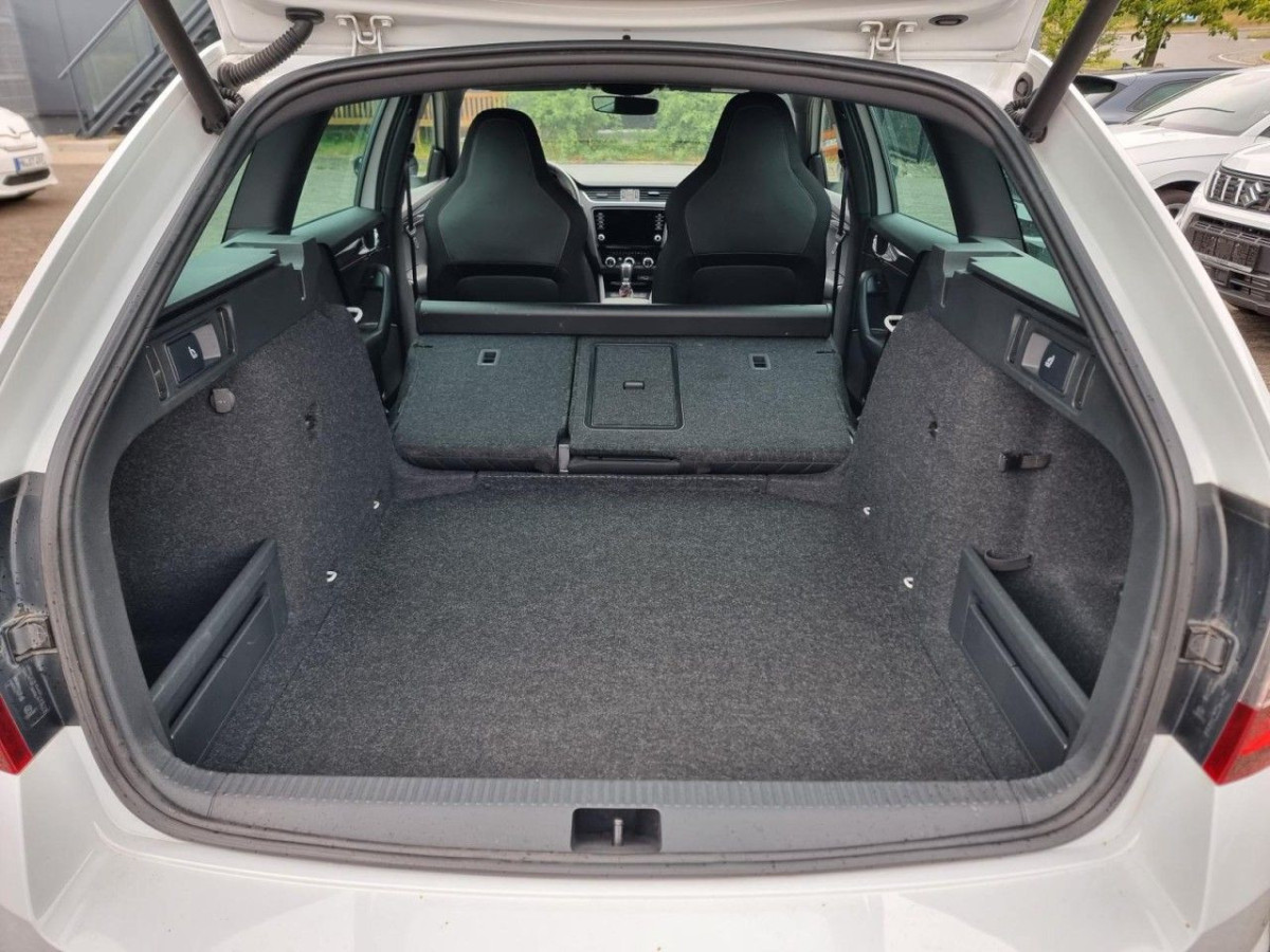 Skoda Octavia Combi 2.0 TDI RS 4×4 PANO KLIMA NAV LED - Bild 21