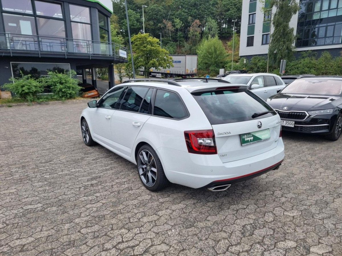 Skoda Octavia Combi 2.0 TDI RS 4×4 PANO KLIMA NAV LED - Bild 26
