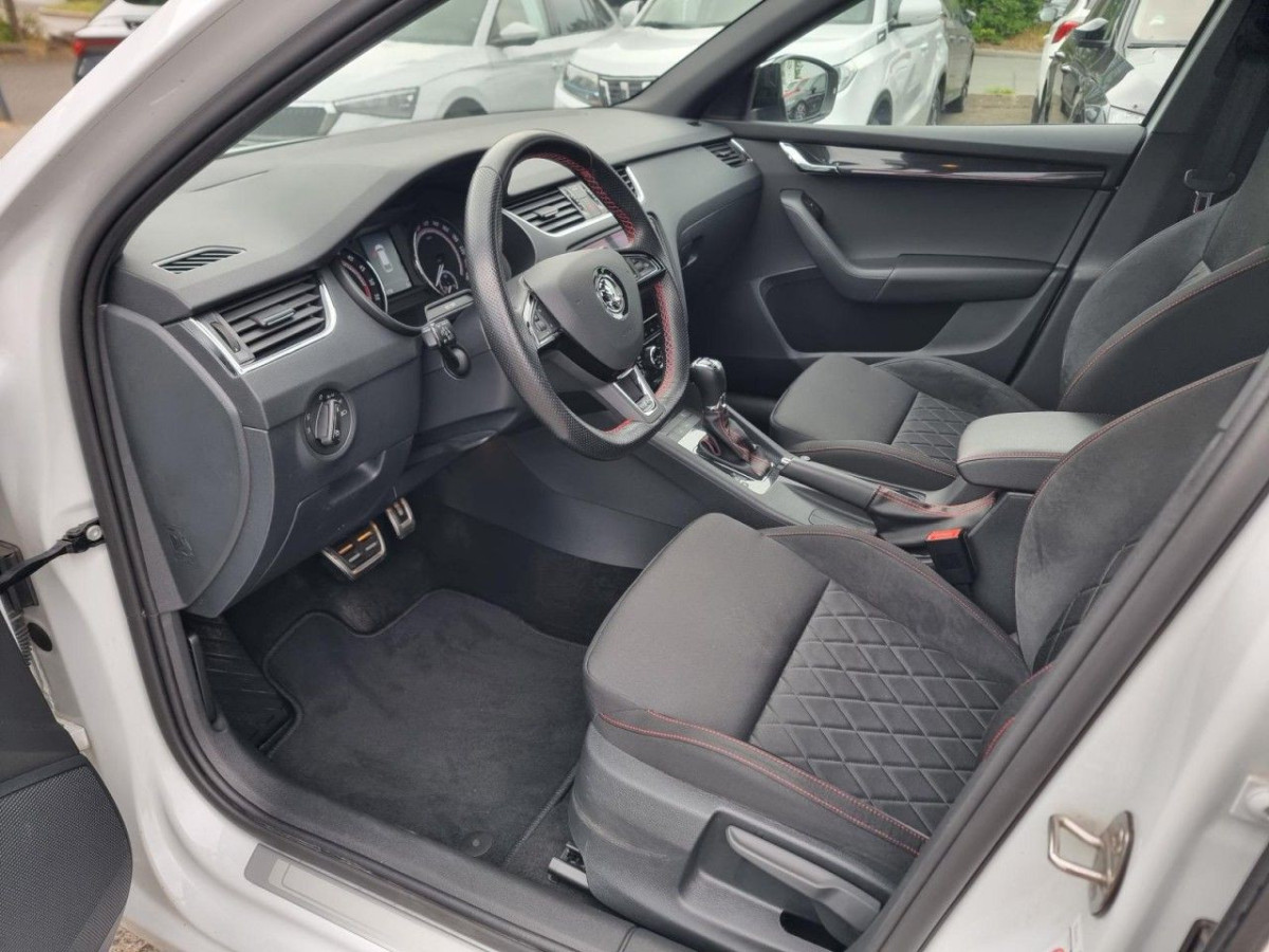 Skoda Octavia Combi 2.0 TDI RS 4×4 PANO KLIMA NAV LED - Bild 28