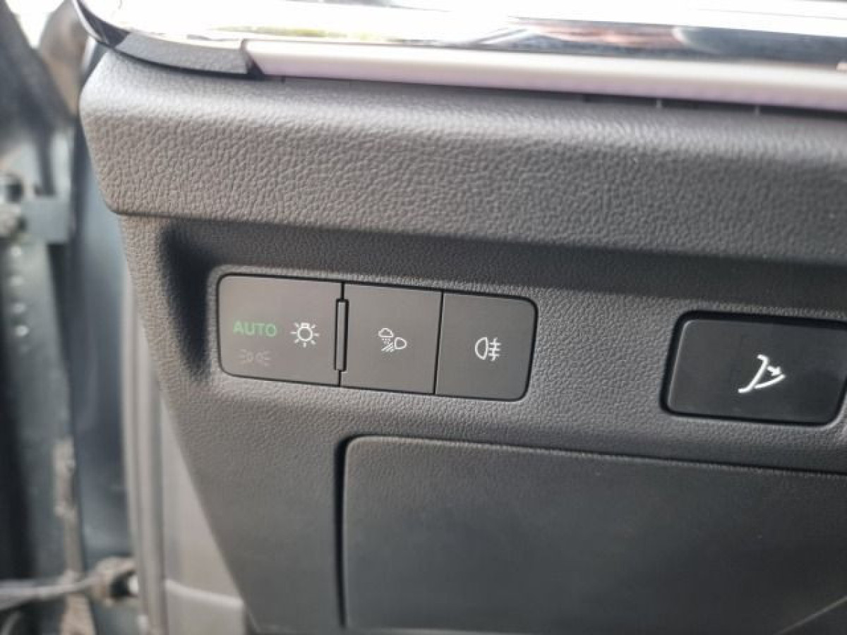 Skoda Enyaq iV 80 Lodge KLIMA NAV 360KAM SHZ LED SMART - Bild 26