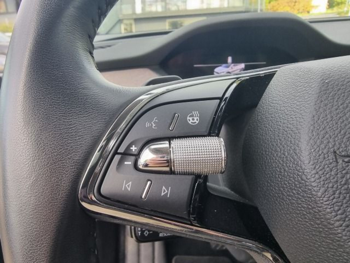 Skoda Enyaq iV 80 Lodge KLIMA NAV 360KAM SHZ LED SMART - Bild 28
