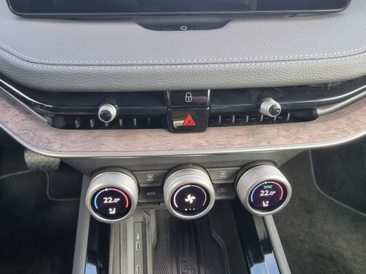 Skoda Superb 2.0 TDI 4×4 L&K AHK MASSAGE 360KAM LED - Bild 12