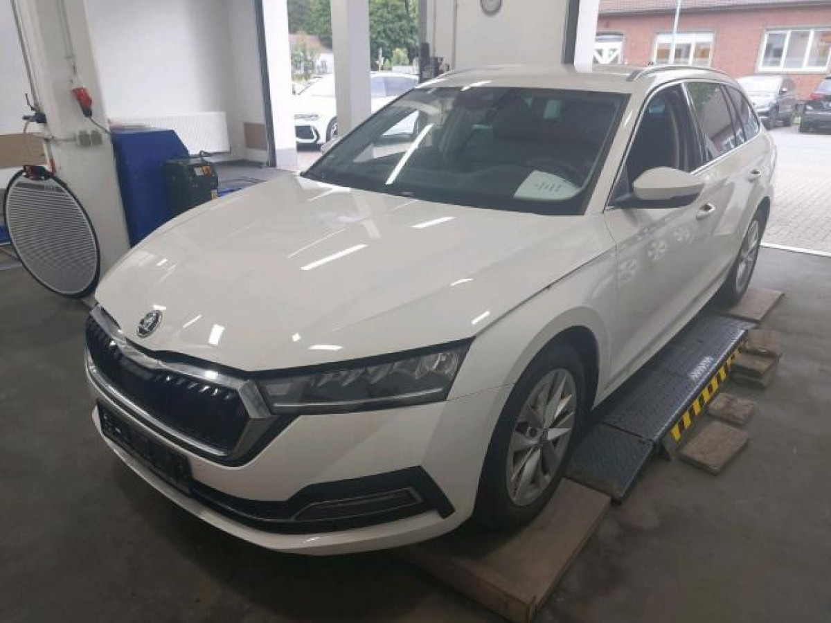 Thumb 1: Škoda Octavia Combi 2.0 TDI DSG STYLE NAVI HuD SITZHZG LED