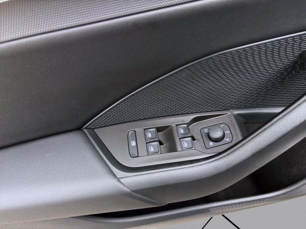 Thumb 10: Škoda Octavia Combi 2.0 TDI DSG STYLE NAVI HuD SITZHZG LED