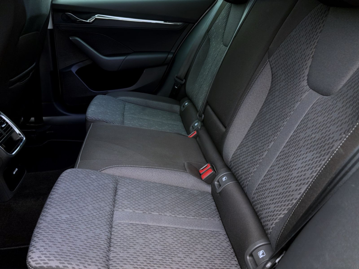 Thumb 15: Škoda Octavia Combi 2.0 TDI DSG STYLE NAVI HuD SITZHZG LED