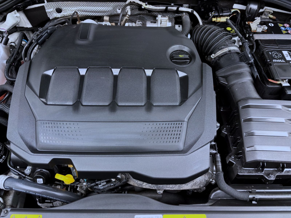 Thumb 17: Volkswagen Golf Variant 2.0 TDI DSG LIFE NAVI KAMERA SITZHZG LED