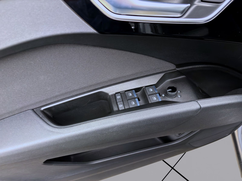 Bild 9: Audi Q4 e-tron 35 AHK NAVI+ SITZHZG PDC LM19 KLIMA
