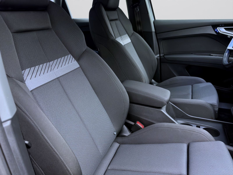 Bild 15: Audi Q4 e-tron 35 AHK NAVI+ SITZHZG PDC LM19 KLIMA