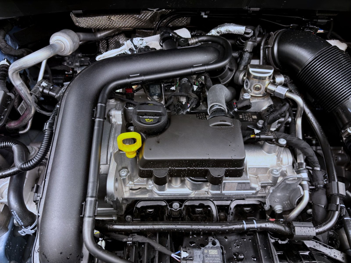 Thumb 18: Volkswagen T-Cross 1.0 TSI DSG LIFE AHK IQ.LIGHT KAMERA SITZHZG