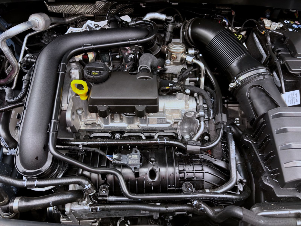 Thumb 18: Volkswagen T-Cross 1.0 TSI DSG LIFE AHK IQ.LIGHT KAMERA SITZHZG
