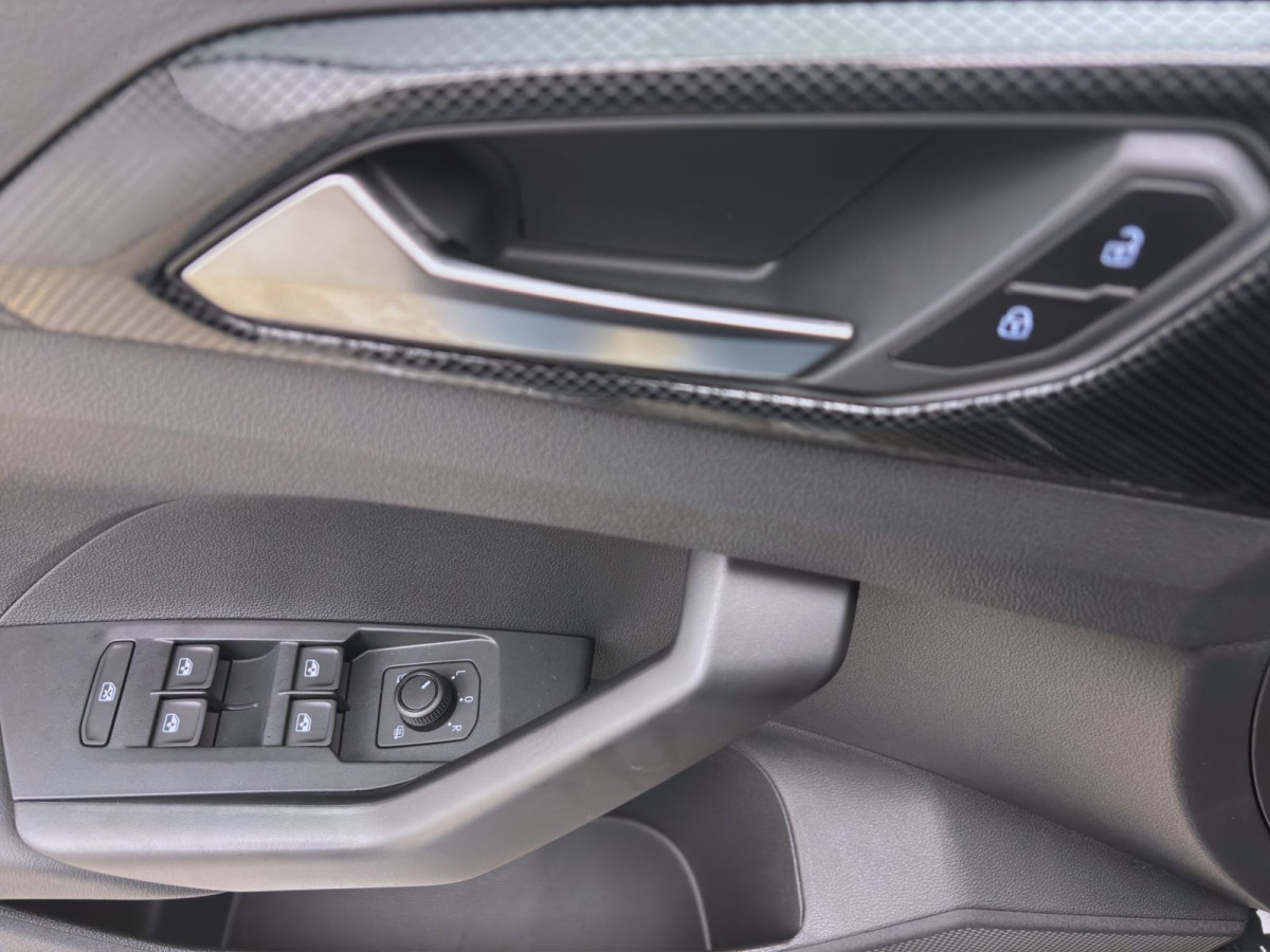 Thumb 10: Volkswagen T-Cross 1.0 TSI DSG LIFE AHK KAMERA IQ.LIGHT PDC