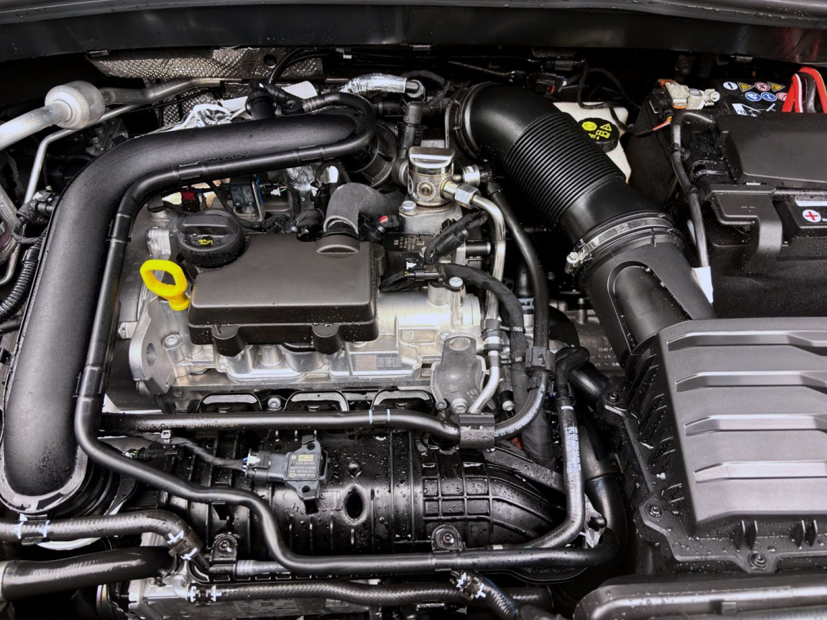 Thumb 18: Volkswagen T-Cross 1.0 TSI DSG LIFE AHK IQ.LIGHT KAMERA SITZHZG