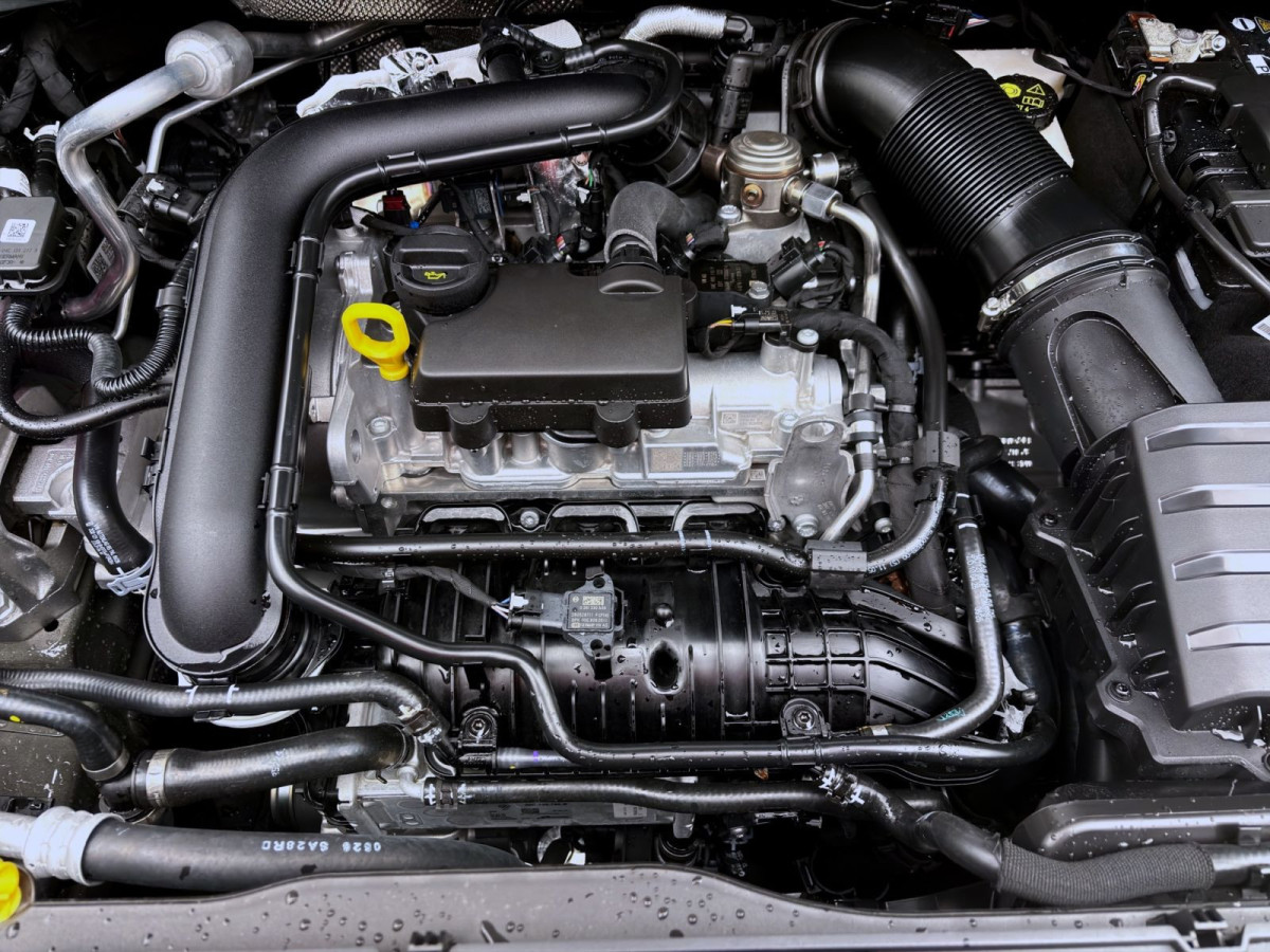 Thumb 18: Volkswagen T-Cross 1.0 TSI DSG LIFE AHK KAMERA IQ.LIGHT PDC