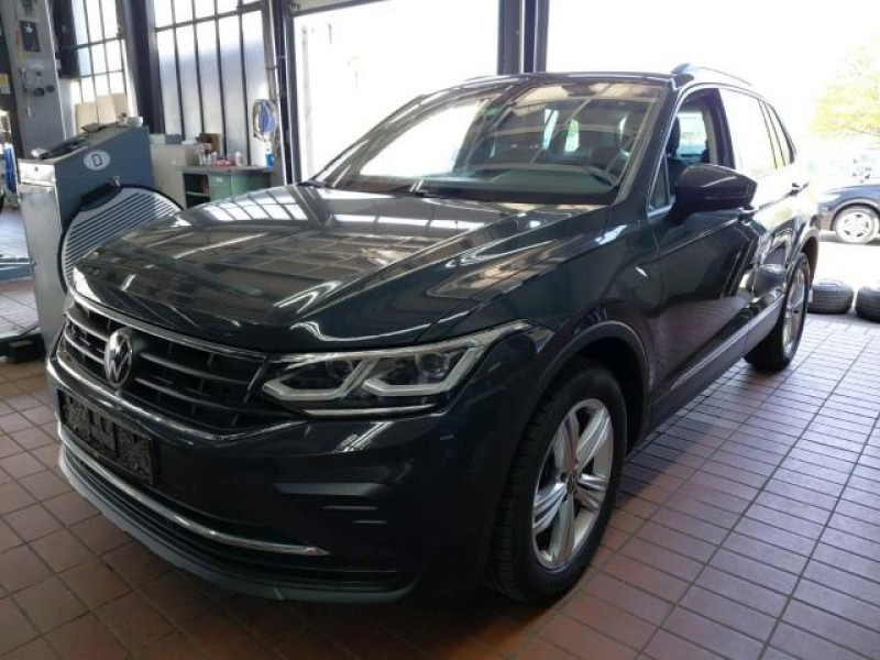 Bild 1: Volkswagen Tiguan 2.0 TDI DSG 4M LIFE STDHZG PANO AHK NAVI