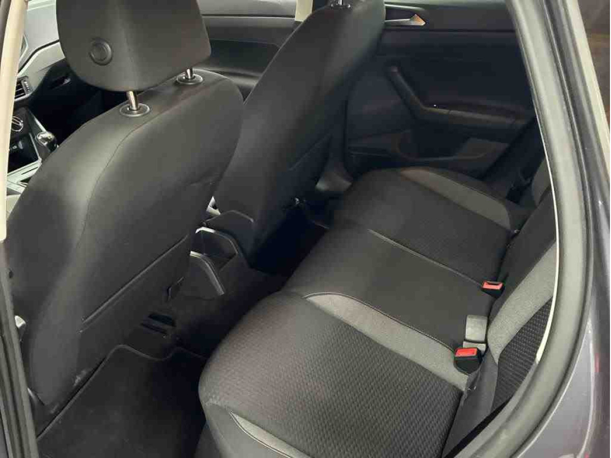 Thumb 6: Volkswagen Polo 1.0 MPI AHK PDC SITZHZG LED KLIMA
