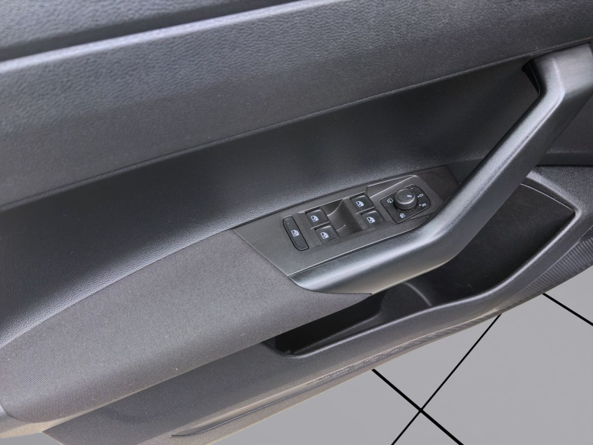 Thumb 10: Volkswagen Polo 1.0 MPI AHK PDC SITZHZG LED KLIMA