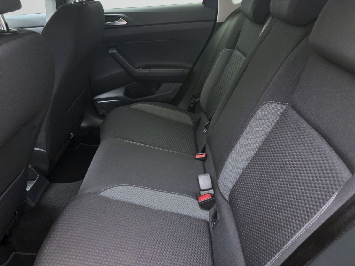 Thumb 15: Volkswagen Polo 1.0 MPI AHK PDC SITZHZG LED KLIMA