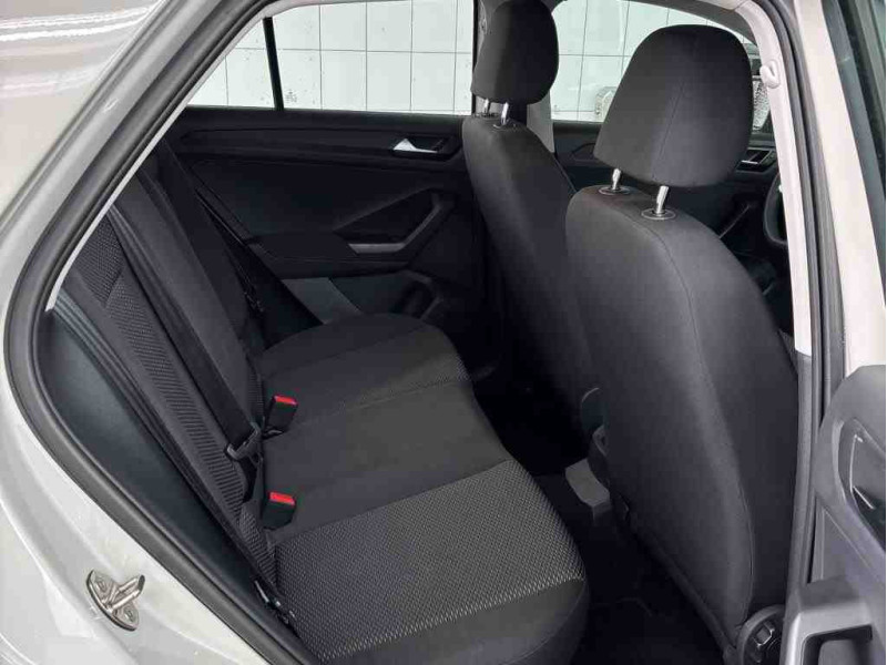 Bild 7: Volkswagen T-Roc 1.0 TSI PDC SITZHZG KLIMA LED DAB+