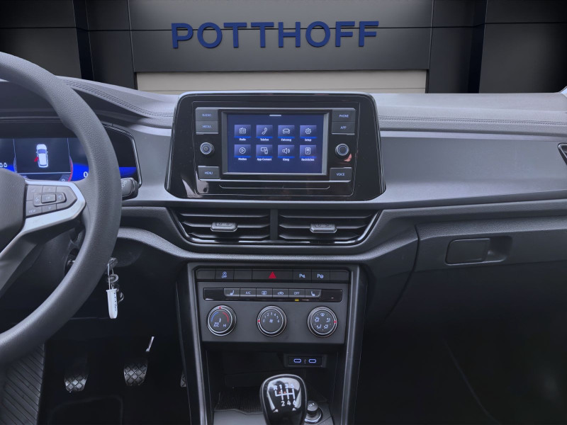 Bild 14: Volkswagen T-Roc 1.0 TSI PDC SITZHZG KLIMA LED DAB+