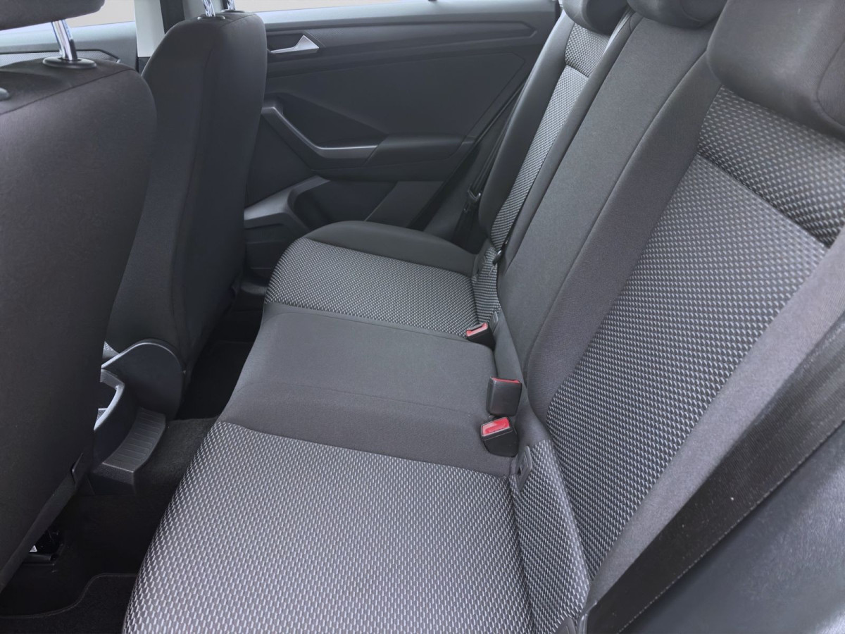 Thumb 15: Volkswagen T-Roc 1.0 TSI PDC SITZHZG KLIMA LED DAB+
