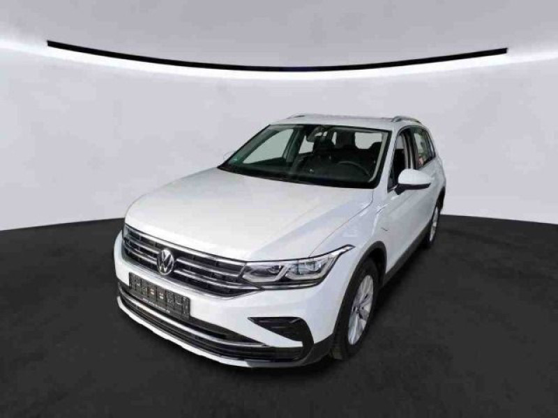 Bild 1: Volkswagen Tiguan 1.4 TSI eHybrid DSG ELEGANCE NAVI MATRIX PDC SITZHZG