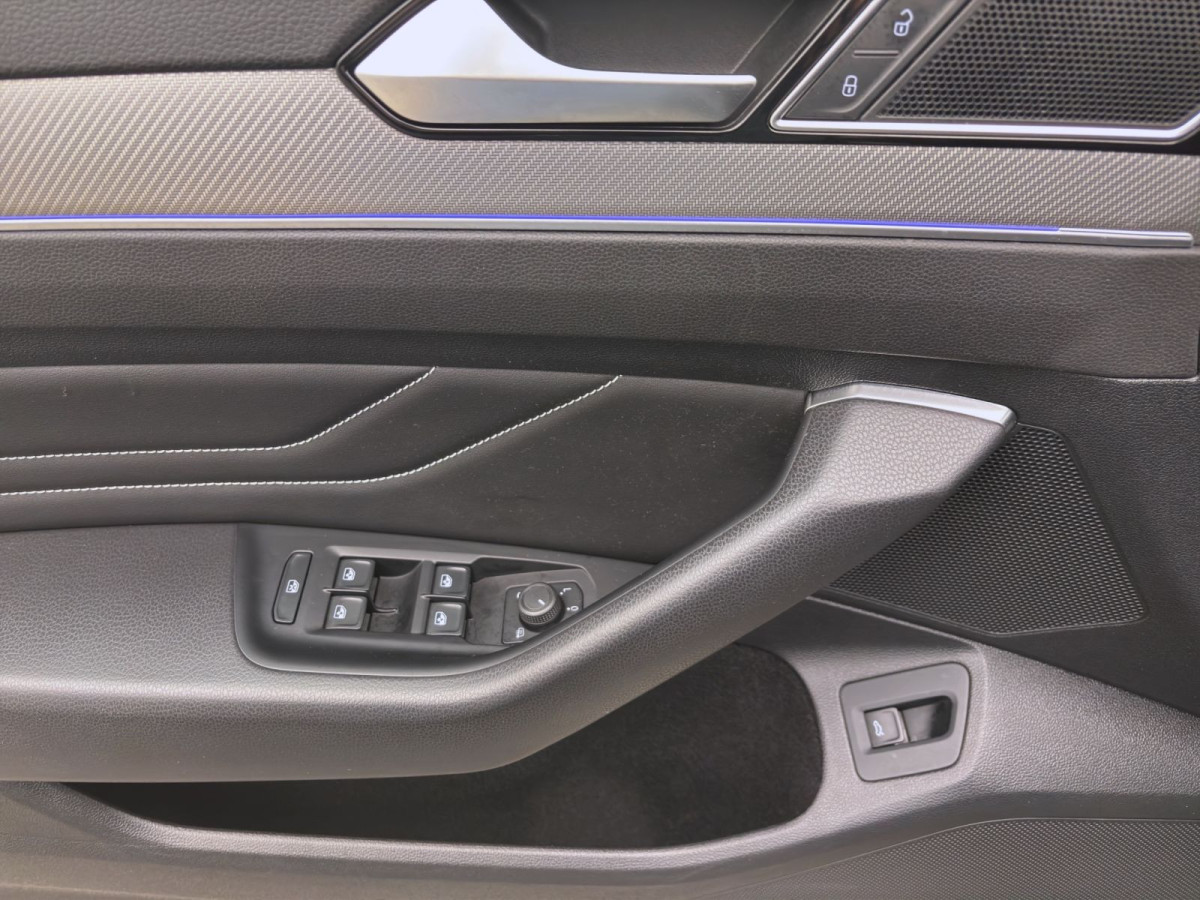 Thumb 10: Volkswagen Passat Variant 2.0 TDI DSG BUSINESS NAVI KAMERA KLIMA SHZG
