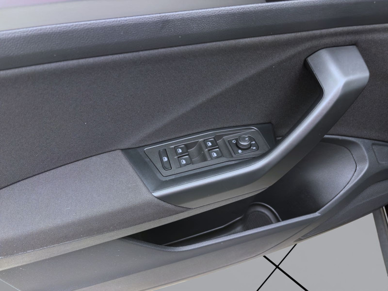 Bild 10: Volkswagen T-Roc 1.0 TSI LIFE NAVI KLIMA SHZG PDC