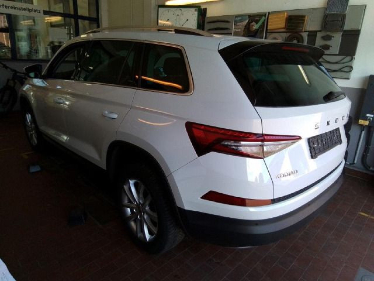 Thumb 2: Škoda Kodiaq 2.0 TSI DSG 4x4 STYLE AHK LED SITZHZG PDC
