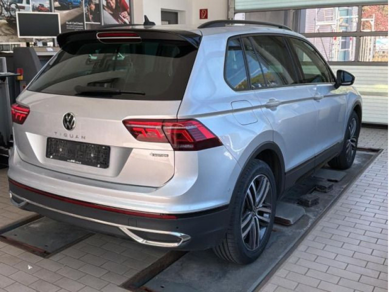 Bild 2: Volkswagen Tiguan 2.0 TSI DSG 4M URBAN SPORT AHK NAVI IQ.LIGHT