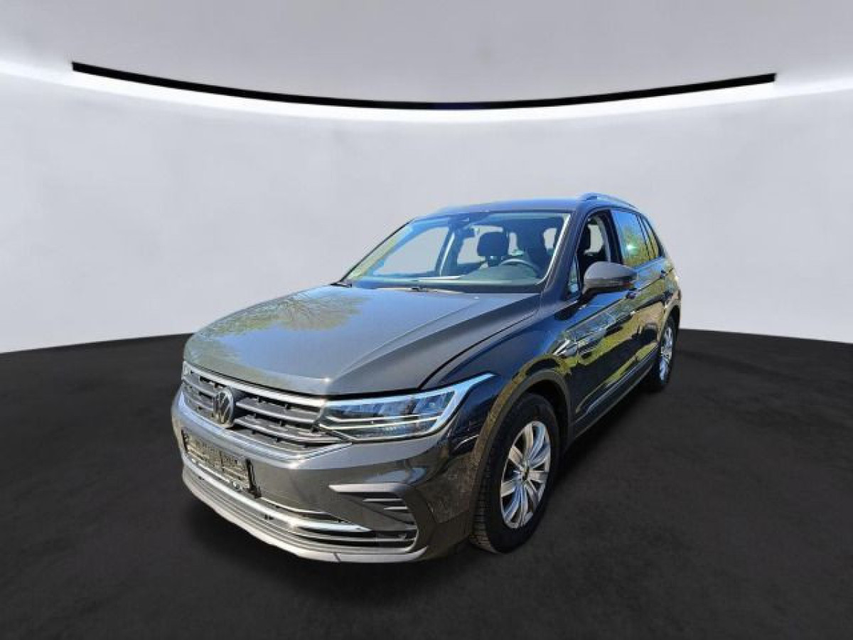 Thumb 1: Volkswagen Tiguan 1.5 TSI ACTIVE AHK PDC LED SITZHZG
