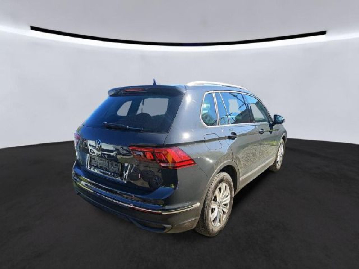 Thumb 2: Volkswagen Tiguan 1.5 TSI ACTIVE AHK PDC LED SITZHZG