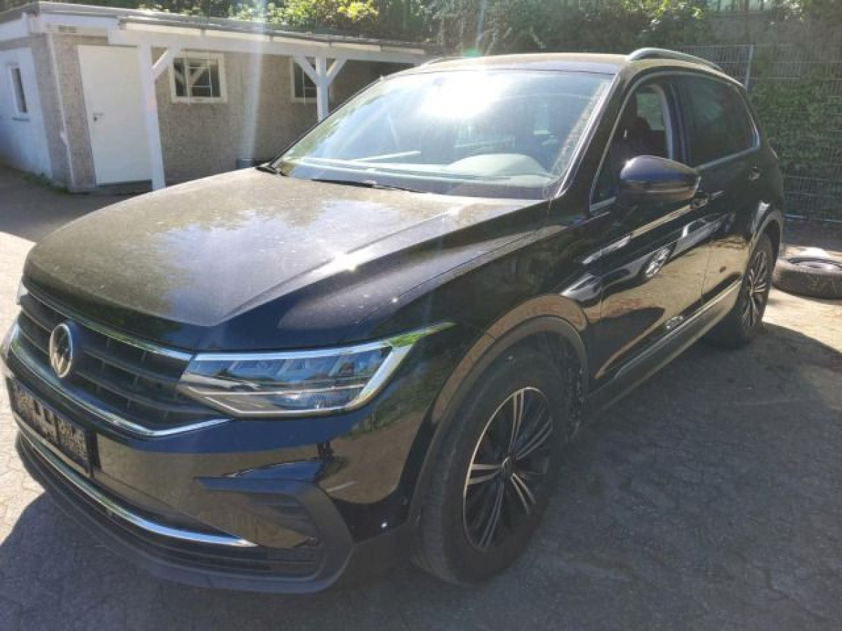 Thumb 1: Volkswagen Tiguan 2.0 TDI LIFE NAVI AHK KLIMA SHZG PDC