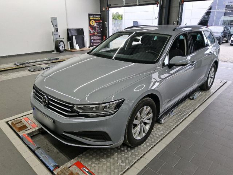 Bild 1: Volkswagen Passat Variant 2.0 TDI DSG BUSINESS STDHZG AHK KAMERA PDC