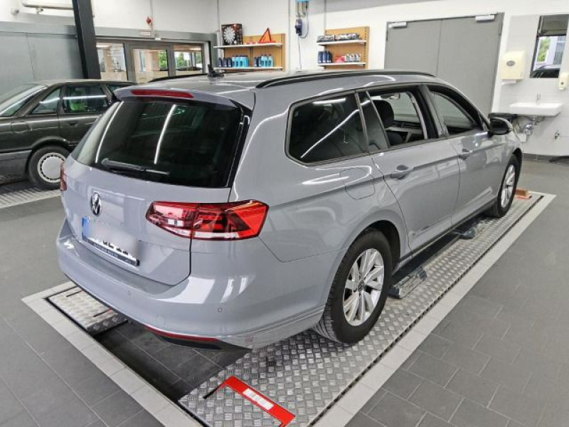Bild 2: Volkswagen Passat Variant 2.0 TDI DSG BUSINESS STDHZG AHK KAMERA PDC