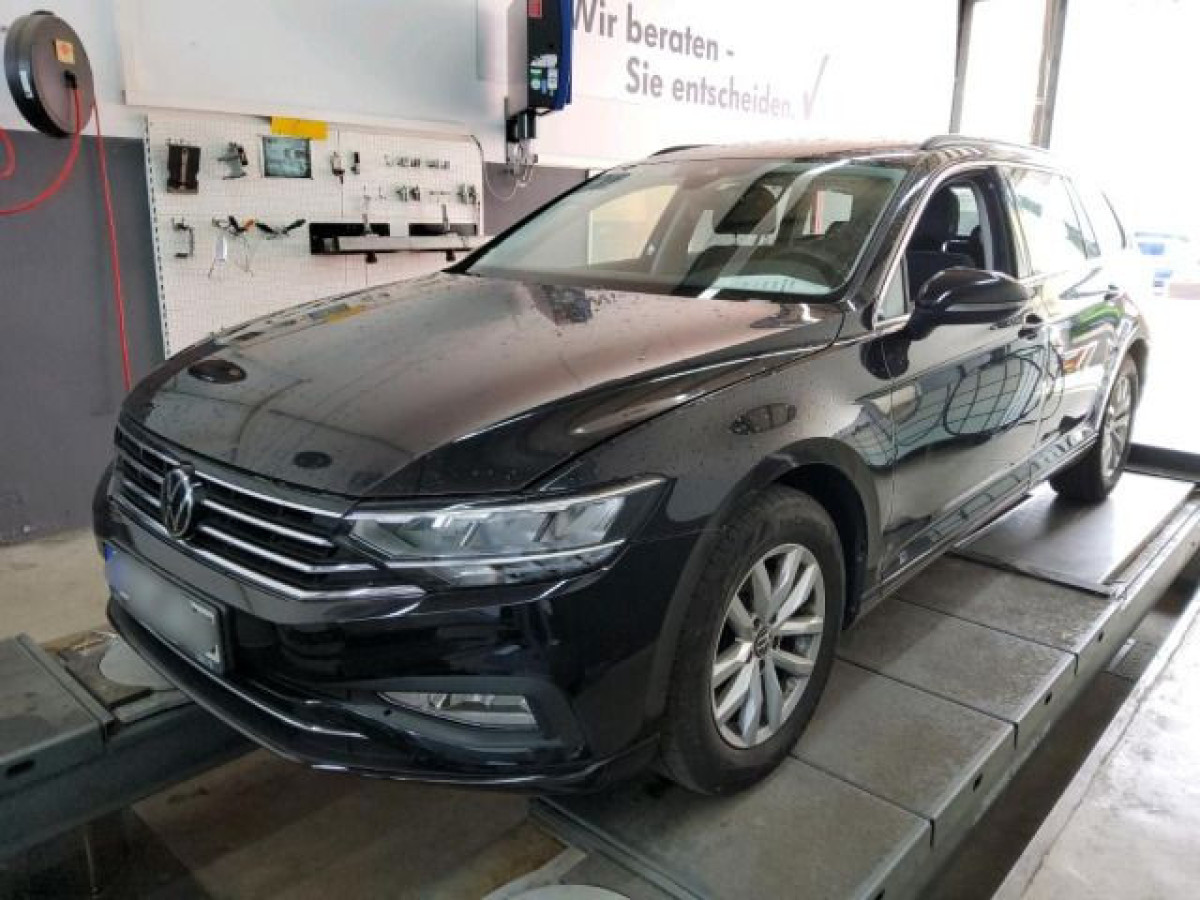 Thumb 1: Volkswagen Passat Variant 2.0 TDI BUSINESS NAVI KAMERA SITZHZG