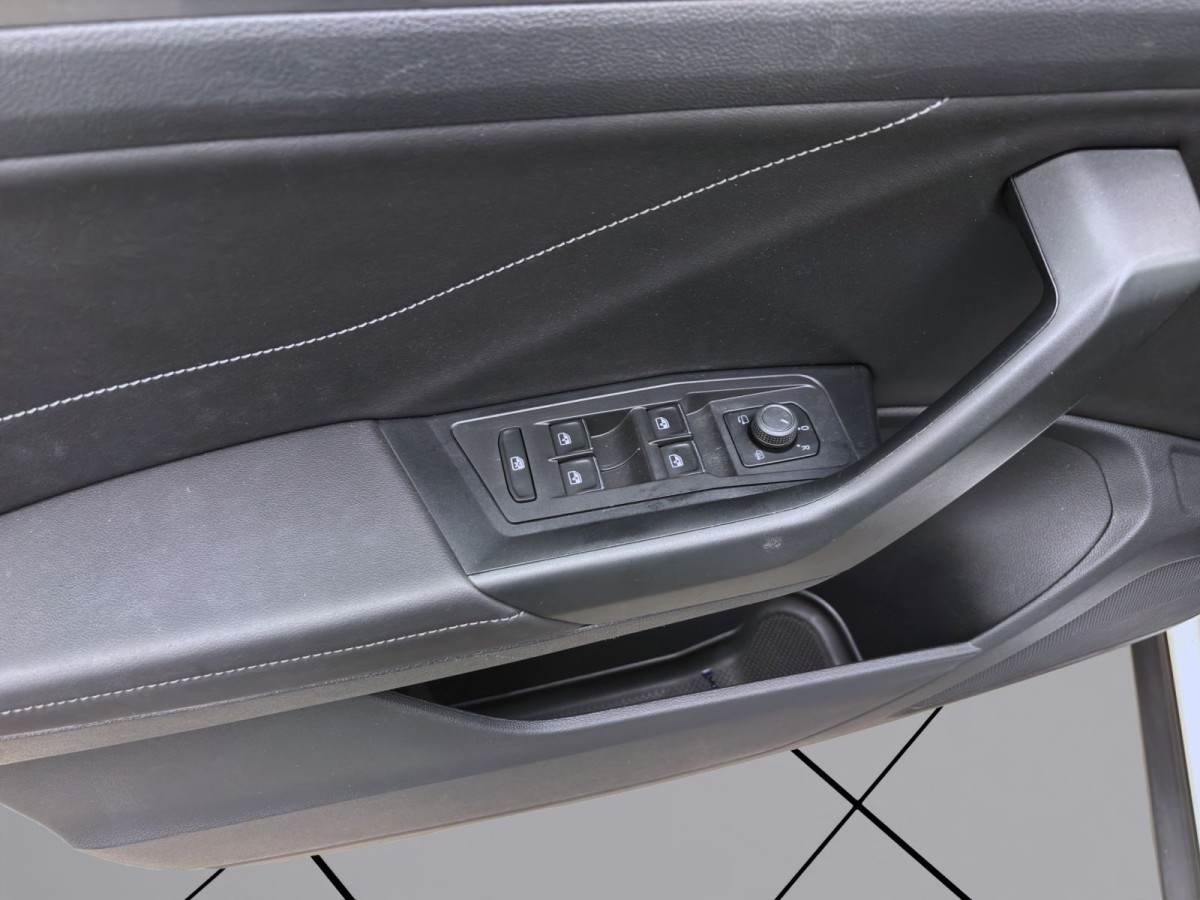 Thumb 10: Volkswagen T-Roc 1.0 TSI STYLE NAVI KLIMA PDC SHZG