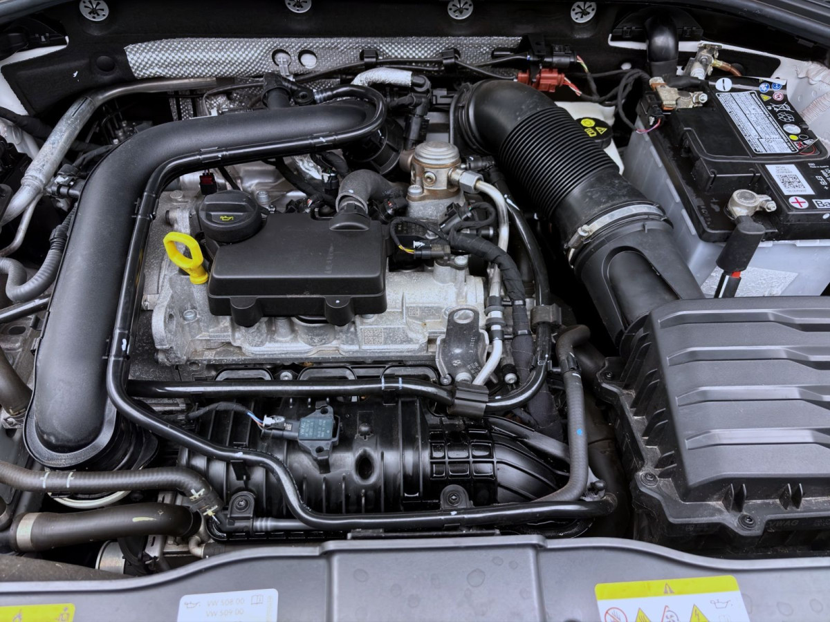 Thumb 18: Volkswagen T-Roc 1.0 TSI STYLE NAVI KLIMA PDC SHZG