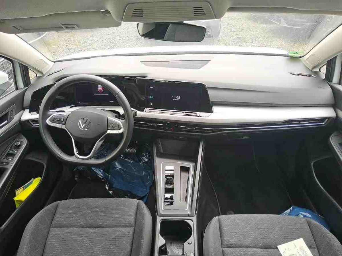 Thumb 5: Volkswagen Golf Variant 1.5 eTSI DSG LIFE NAVI AHK KAMERA KLIMA