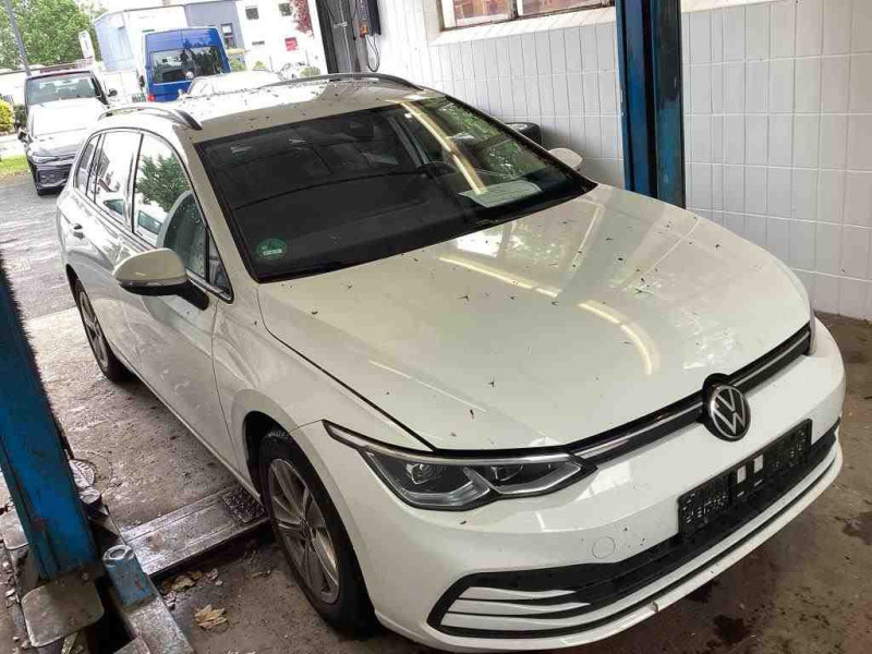 Bild 2: Volkswagen Golf Variant 1.0 TSI LIFE AHK NAVI KAMERA SITZHZG