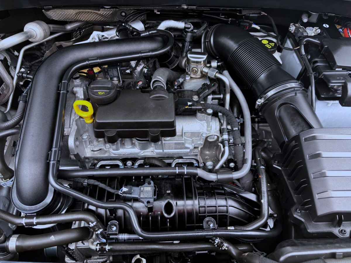 Thumb 18: Volkswagen T-Cross 1.0 TSI DSG R-LINE AHK KAMERA IQ.LIGHT PDC