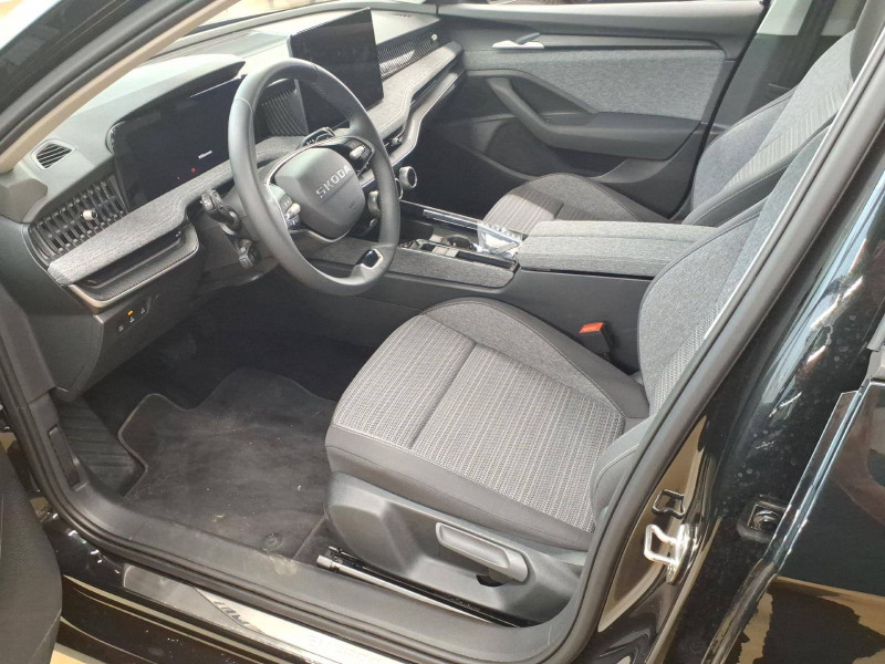 Bild 3: Škoda Superb Combi 2.0 TSI DSG SELECTION STDHZG AHK NAVI MATRIX