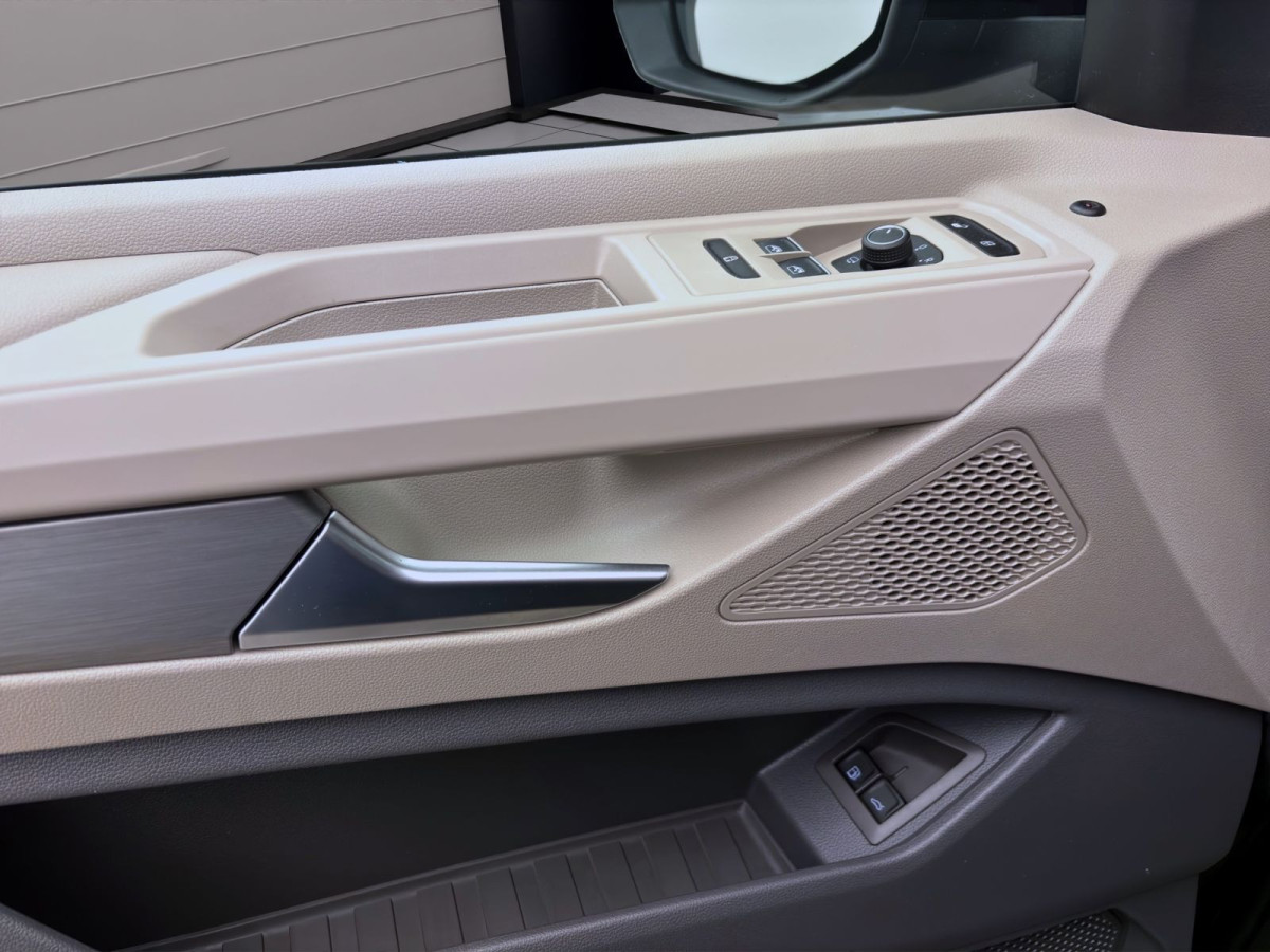 Thumb 9: Volkswagen T7 Multivan 1.5 eHybrid 4M LIFE LR NAVI KLIMA AHK ACC