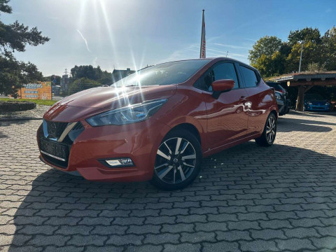 Automodell: Micra in der Farbe orange