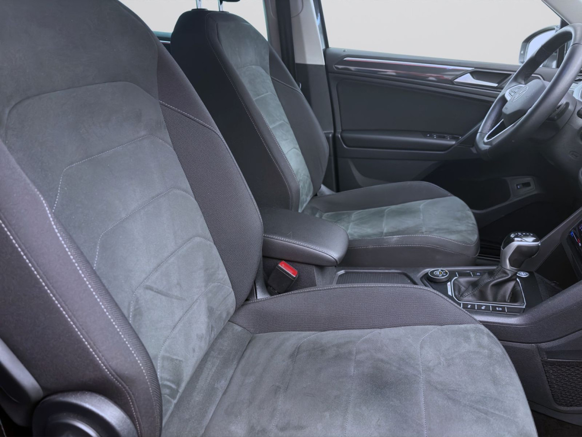 Thumb 16: Volkswagen Tiguan 2.0 TDI DSG 4M ELEGANCE STDHZG KAMERA NAVI AHK