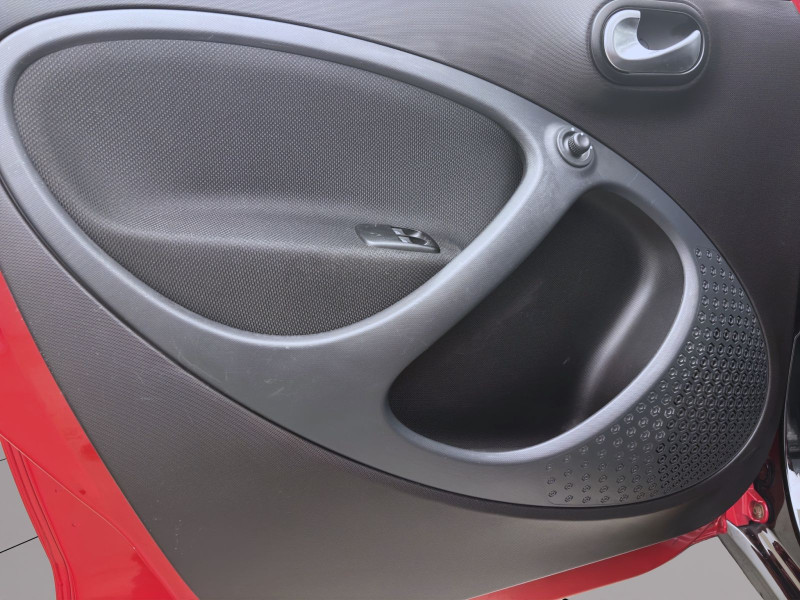 Bild 10: Smart forfour 1.0 SITZHZG KLIMA PDC
