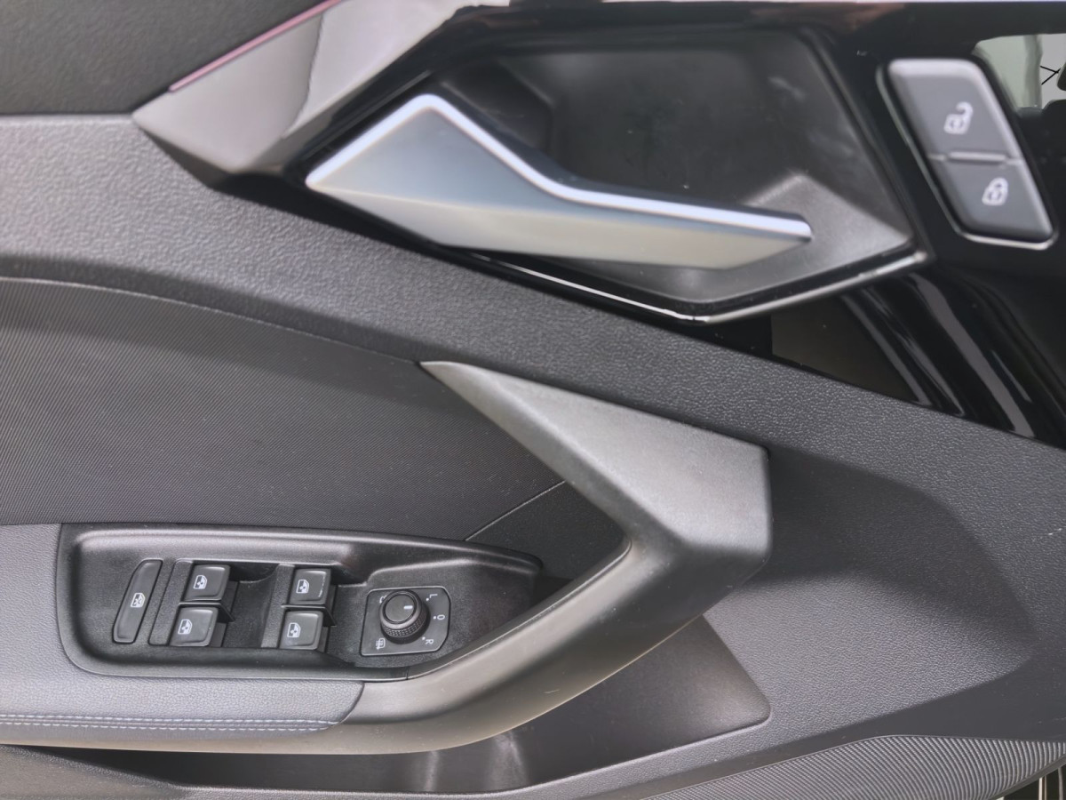 Thumb 10: Audi A1 Sportback 25 TFSI PDC SITZHZG KLIMA LED LM16