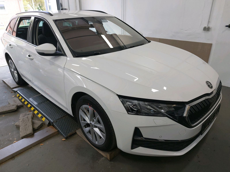 Bild 1: Škoda Octavia Combi 2.0 TDI LOFT NAVI AHK KLIMA PDC