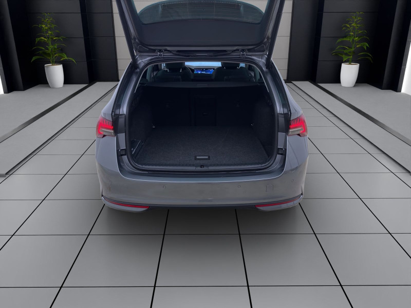 Bild 4: Škoda Octavia Combi 2.0 TDI DSG TOUR STDHZG PANO 360° HuD