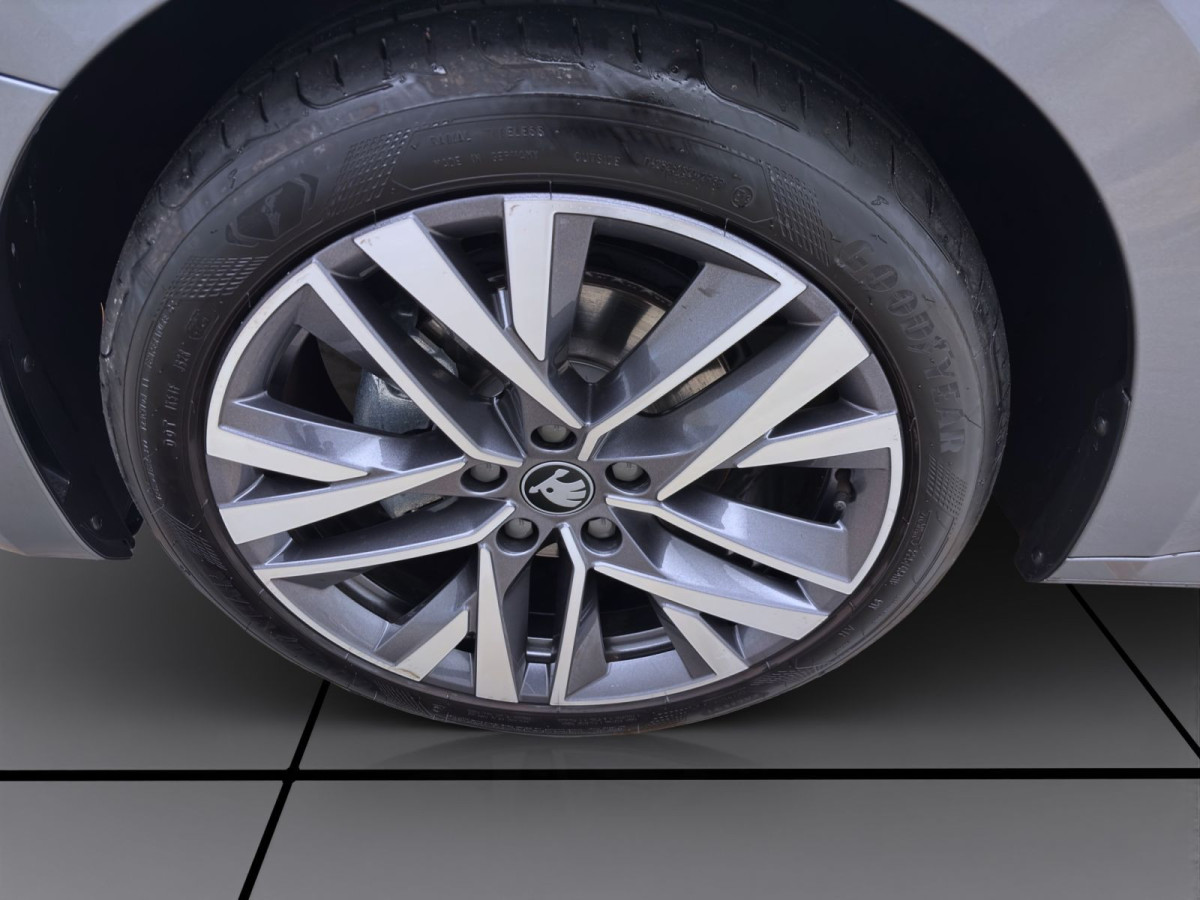 Thumb 8: Škoda Octavia Combi 2.0 TDI DSG TOUR STDHZG PANO 360° HuD