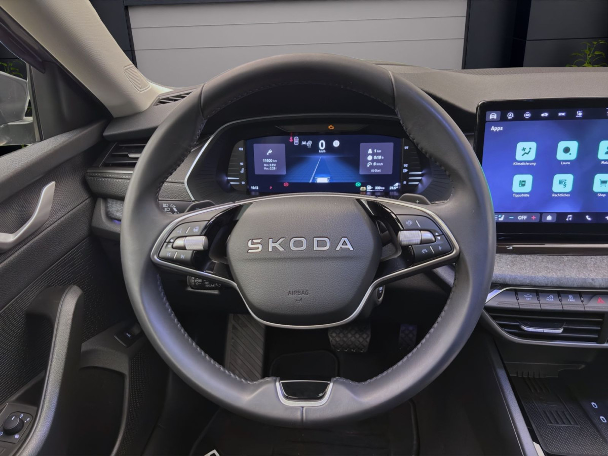 Thumb 11: Škoda Octavia Combi 2.0 TDI DSG TOUR STDHZG PANO 360° HuD